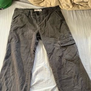 Vintage old navy low rise jeans. Super cute, side leg pockets, very flattering